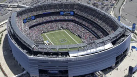 《太阳报独家揭秘：阿莫林深情告别校园，家长群内温馨送礼，深情谢幕引泪目》