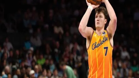 [流言板]专家热议：无论OKC、KFC抑或UFC，湖人有望5战速胜，引发热议！